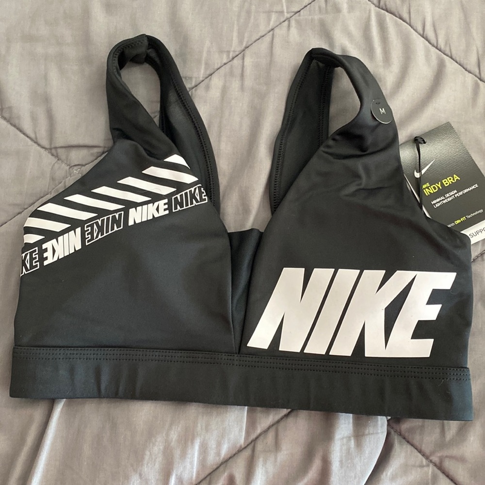 Nike Indy Sports Bra Size M NWT Black